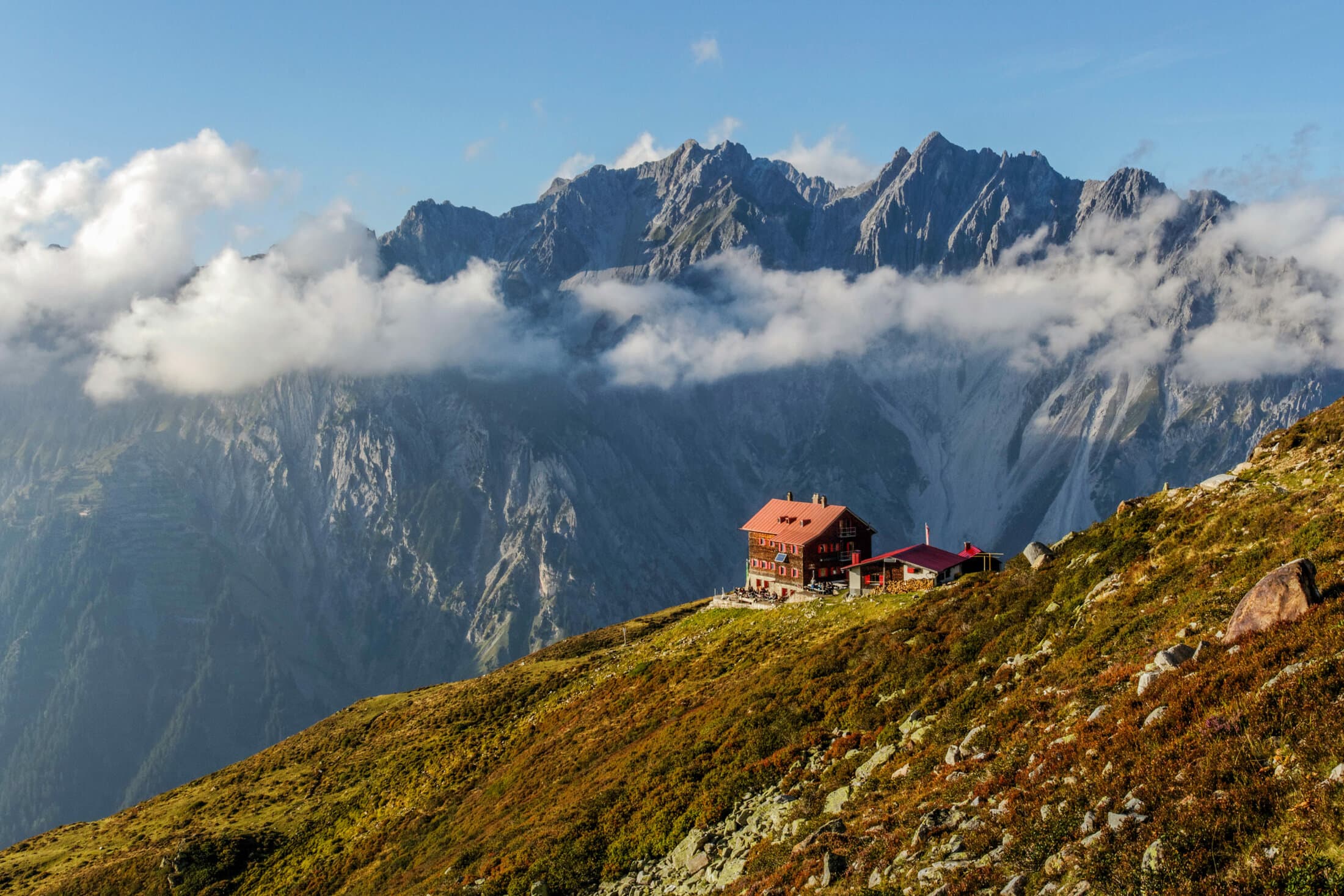 Die Kaltenberg Hütte liegt hoch über der Ferienwohnung in Stuben am Arlberg.