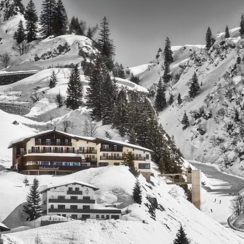 Hotel in Stuben eingebettet in wunderschöne Schneelandschaft in Stuben