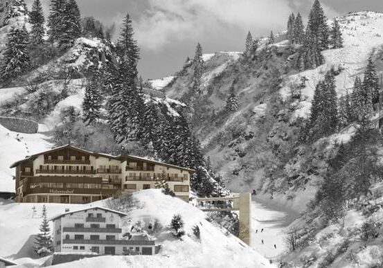 lage-zum-lift-hotel-hubertushof-in-stuben-am-arlberg